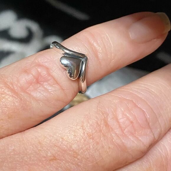 Sterling Silver Heart Toe Ring Midi Ring - Picture 4 of 4